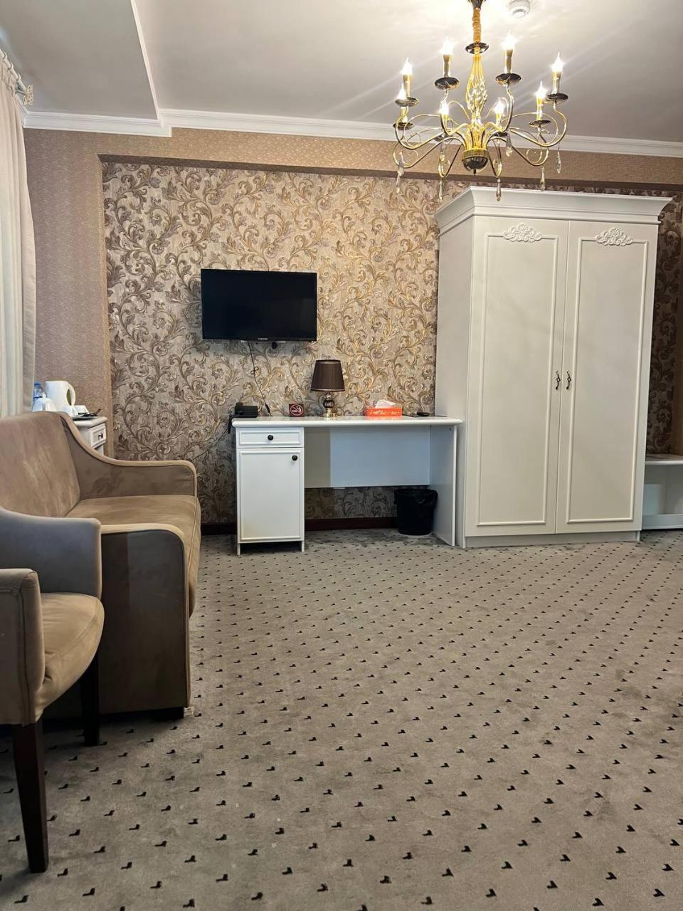 Orzu Hotel Namangan Bagian luar foto