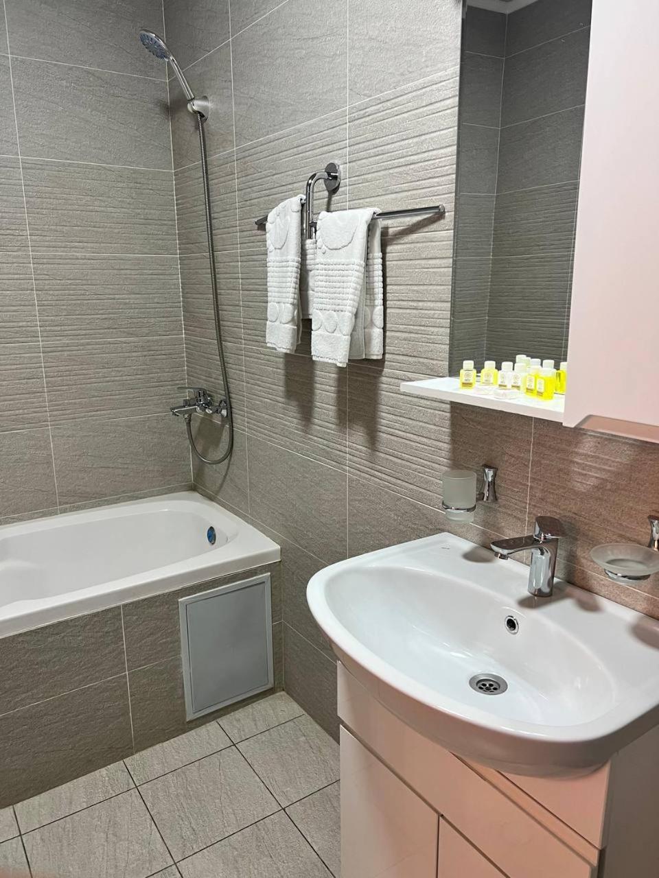 Orzu Hotel Namangan Bagian luar foto