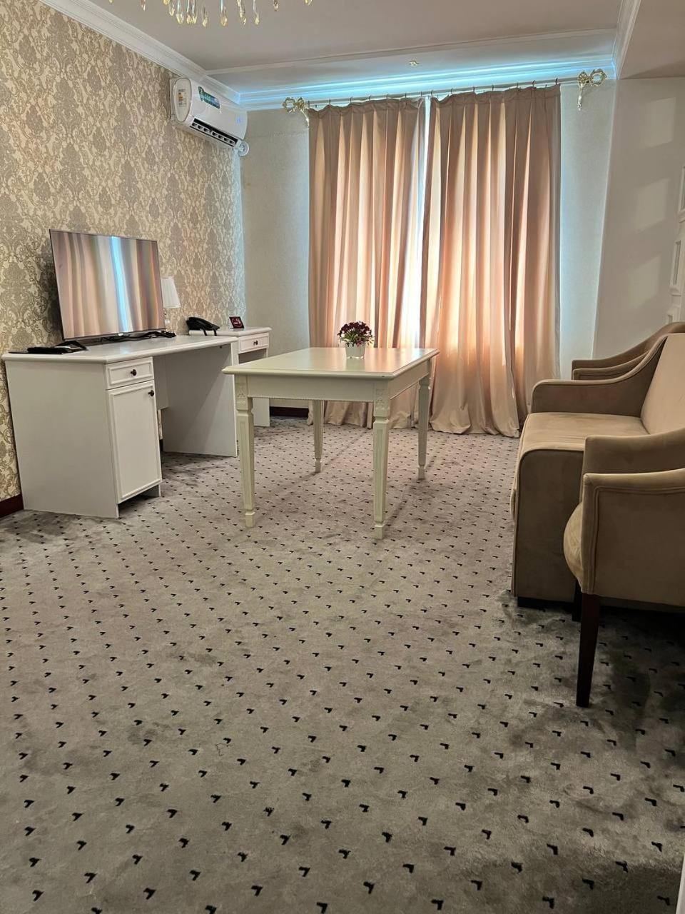 Orzu Hotel Namangan Bagian luar foto