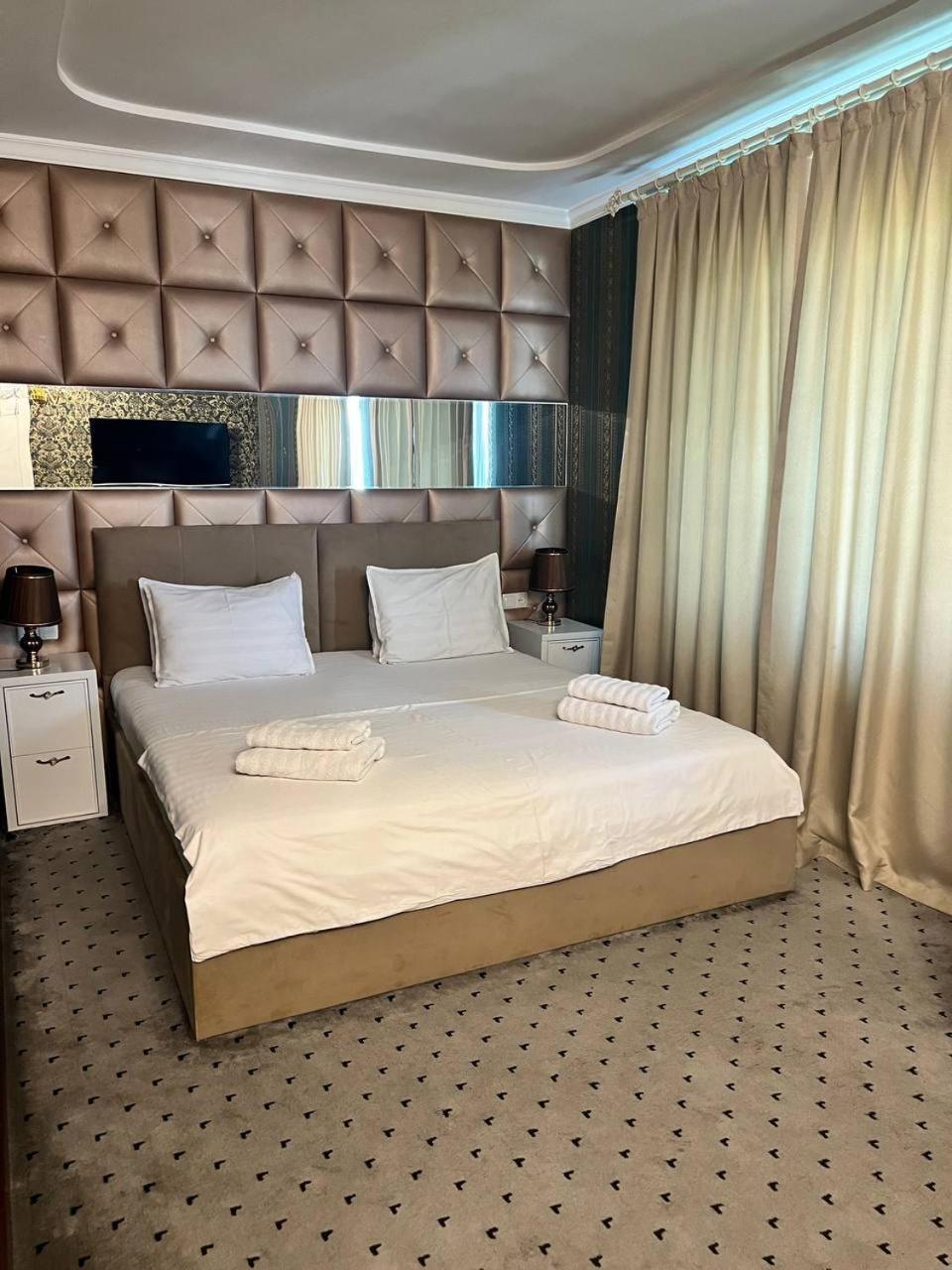 Orzu Hotel Namangan Bagian luar foto