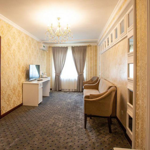 Orzu Hotel Namangan Bagian luar foto